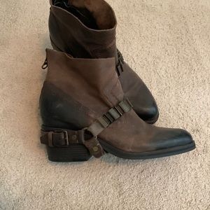 Dolce Vita Teyla leather harness booties new without box brown